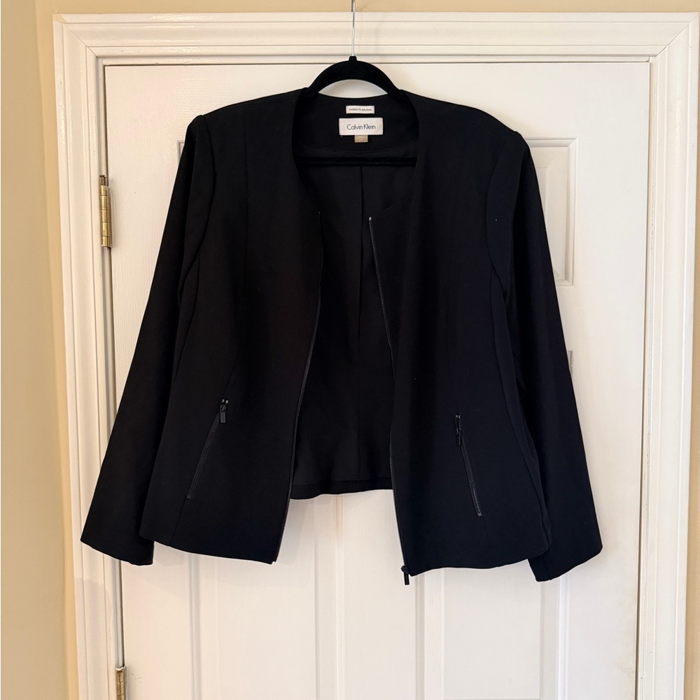 Calvin Klein Women's Elegant Black Blazer